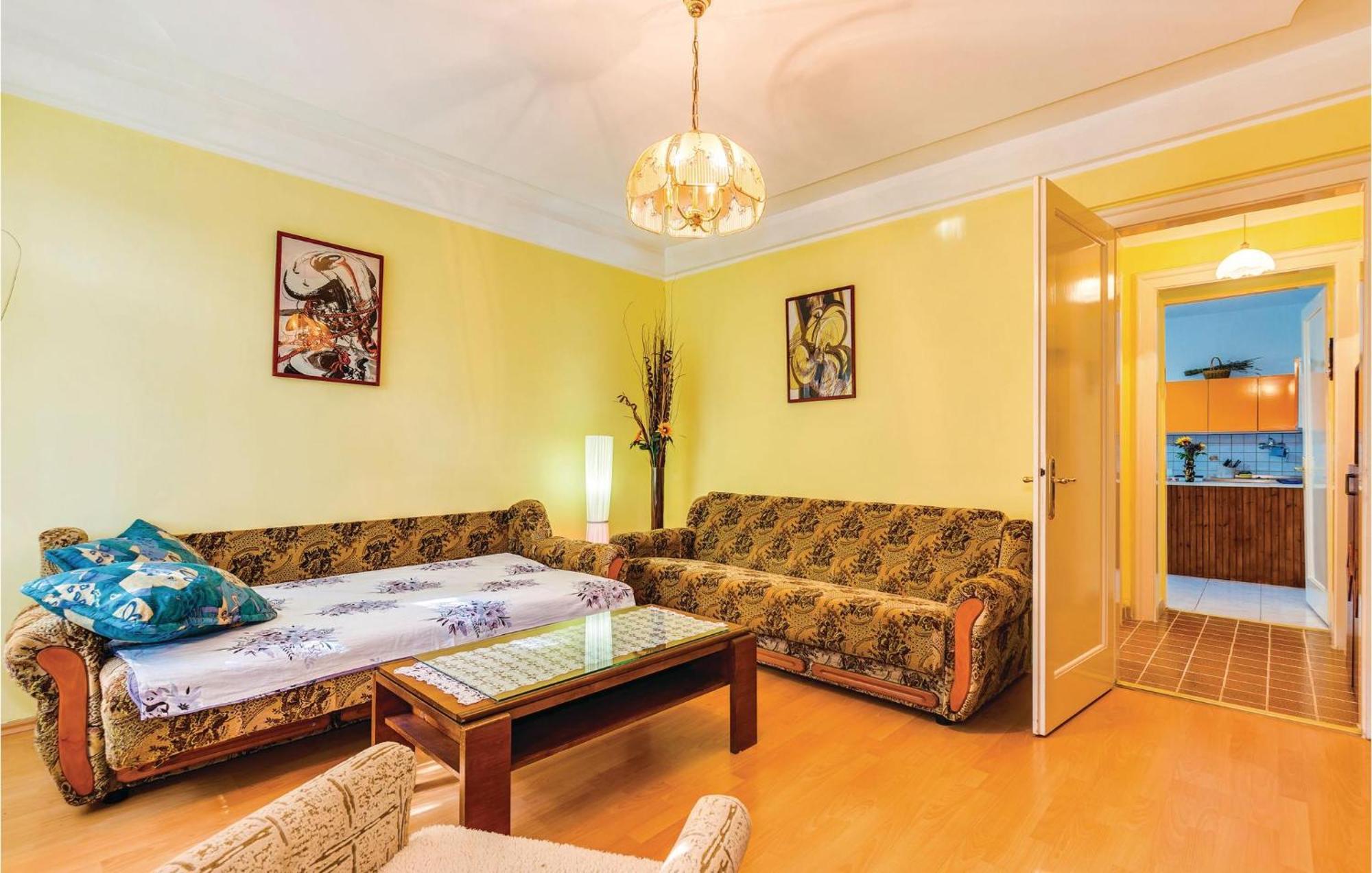 1 Bedroom Beautiful Apartment In Bakar Kültér fotó