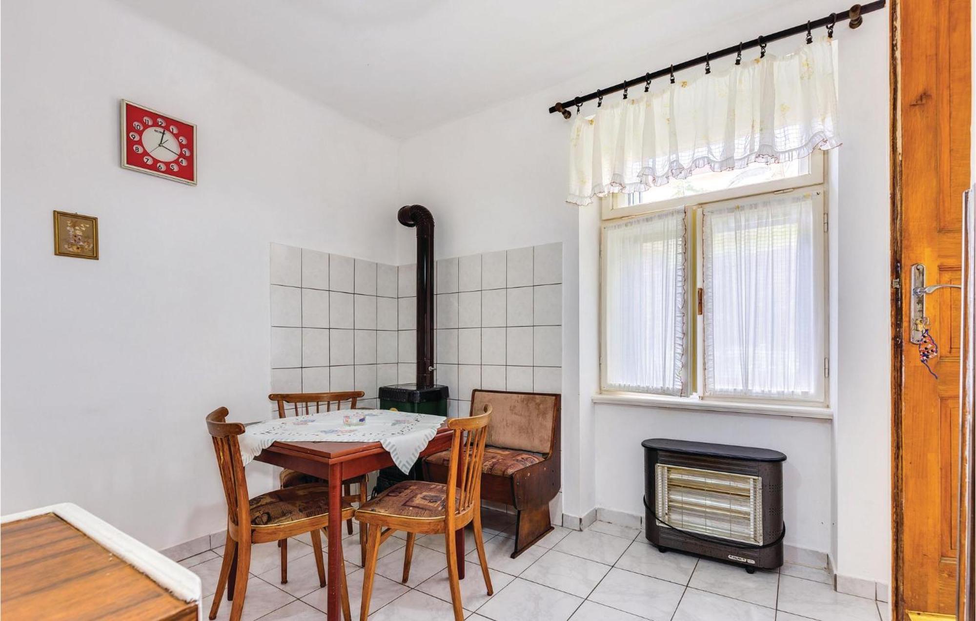 1 Bedroom Beautiful Apartment In Bakar Kültér fotó